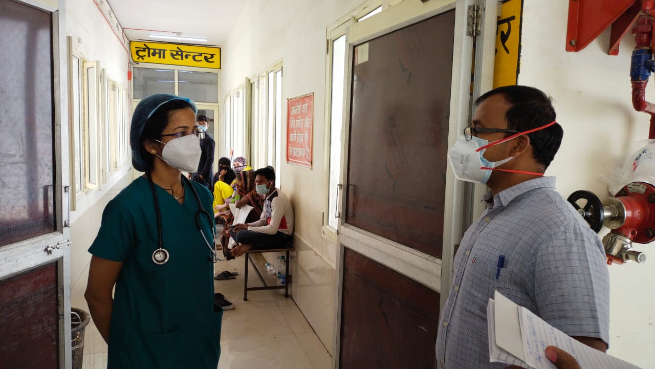 प्राइवेट  अस्पतालों  द्वारा कोविड मरीज की रिपोर्ट  एस एन मेडिकल कालेज में रेफर की जाय