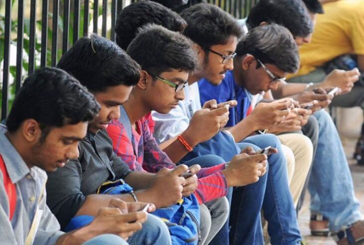 सोशल मीडिया पर नए आईटी नियम, ट्विटर द्वारा अभी तक अनुपालन नहीं social media students 730x493 - सोशल मीडिया पर नए आईटी नियम, ट्विटर द्वारा अभी तक अनुपालन नहीं