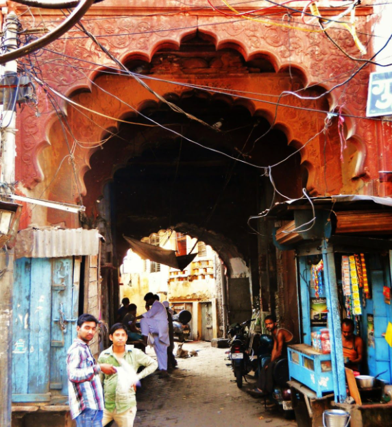 Old Street Agra - आगरा की प्राचीन गलियों में इतिहास के स्पर्श को महसूस किया जा सकता है