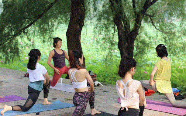 yoga china - चीन में योग अभ्यास लोगों को कैसे आकर्षित कर रहा है ?