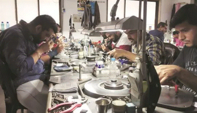 Surat - अमेरिकी टैरिफ का भारत के कई उद्योगों पर असर