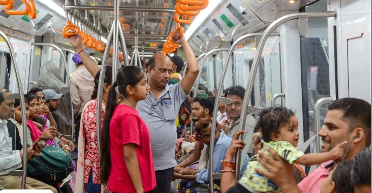 बदलता भारत: सपने बड़े, खर्च बढ़ते और भविष्य की चिंता—कहां खड़ा है देश का मिडिल क्लास ?